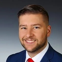 DakotaWarner_edited.jpg