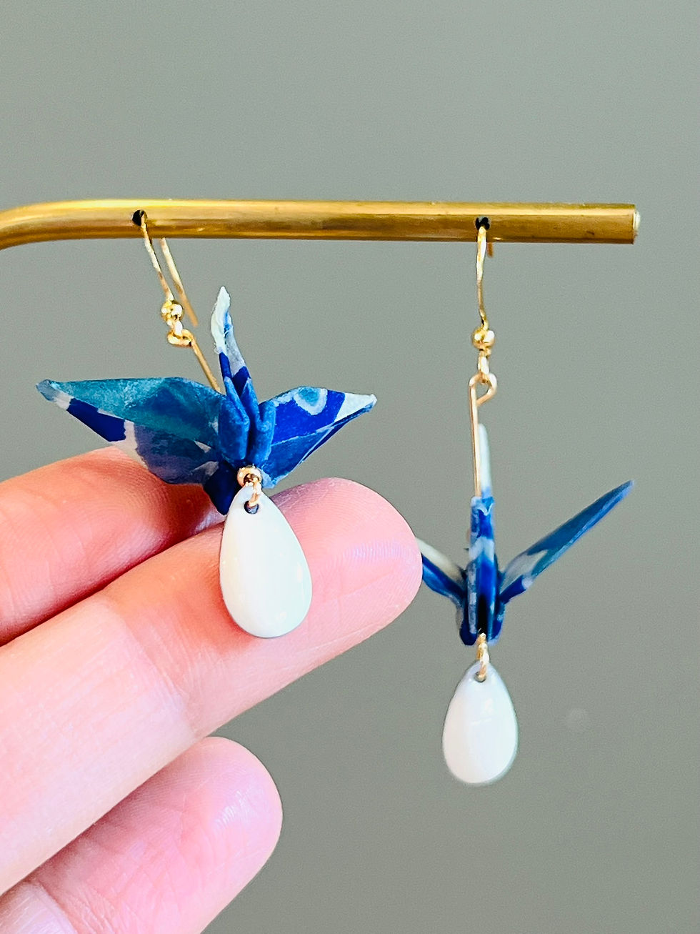 Miniature : Grues japonaises Origami Camélias bleus et blancs avec sequin