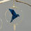Miniature : Oiseaux bleu marine Origami, créole simple avec sequin doré