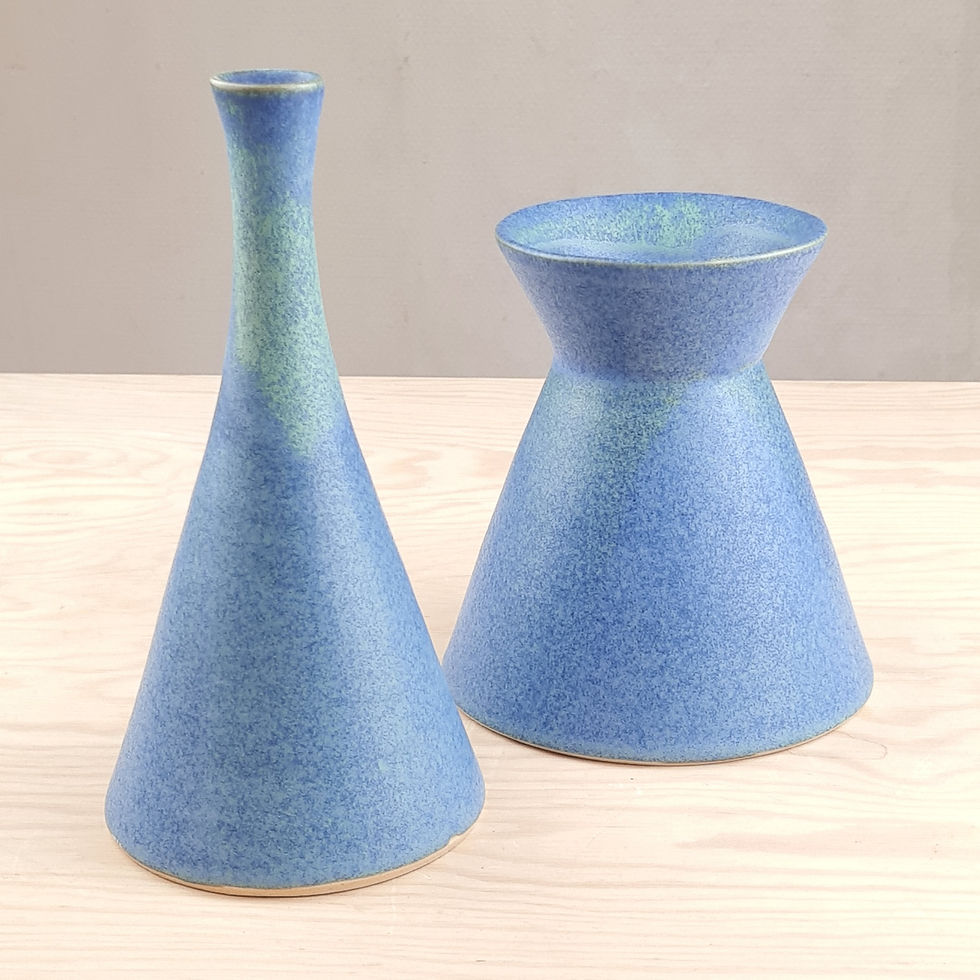 Vases coniques