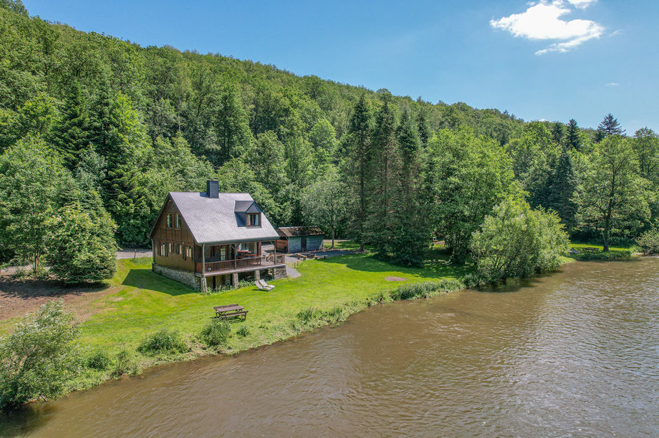 Vu aérienne d'un gîte à louer en ardenne belge