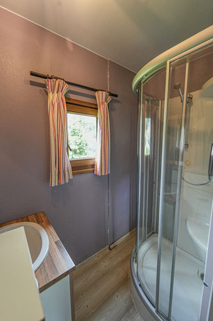 douche, location de vacances près de Bouillon