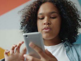 4 in 5 parents concerned about their child being groomed online