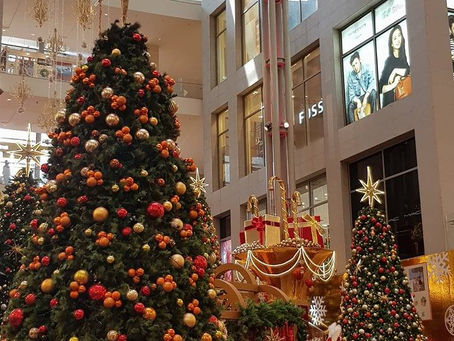Malaysia shopping malls - what a delightful Christmas surprise!