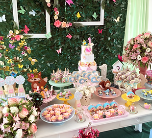 mesa com doces para Aniversários e Batizados