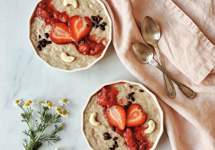 Quinoa ontbijtpap met rood fruit