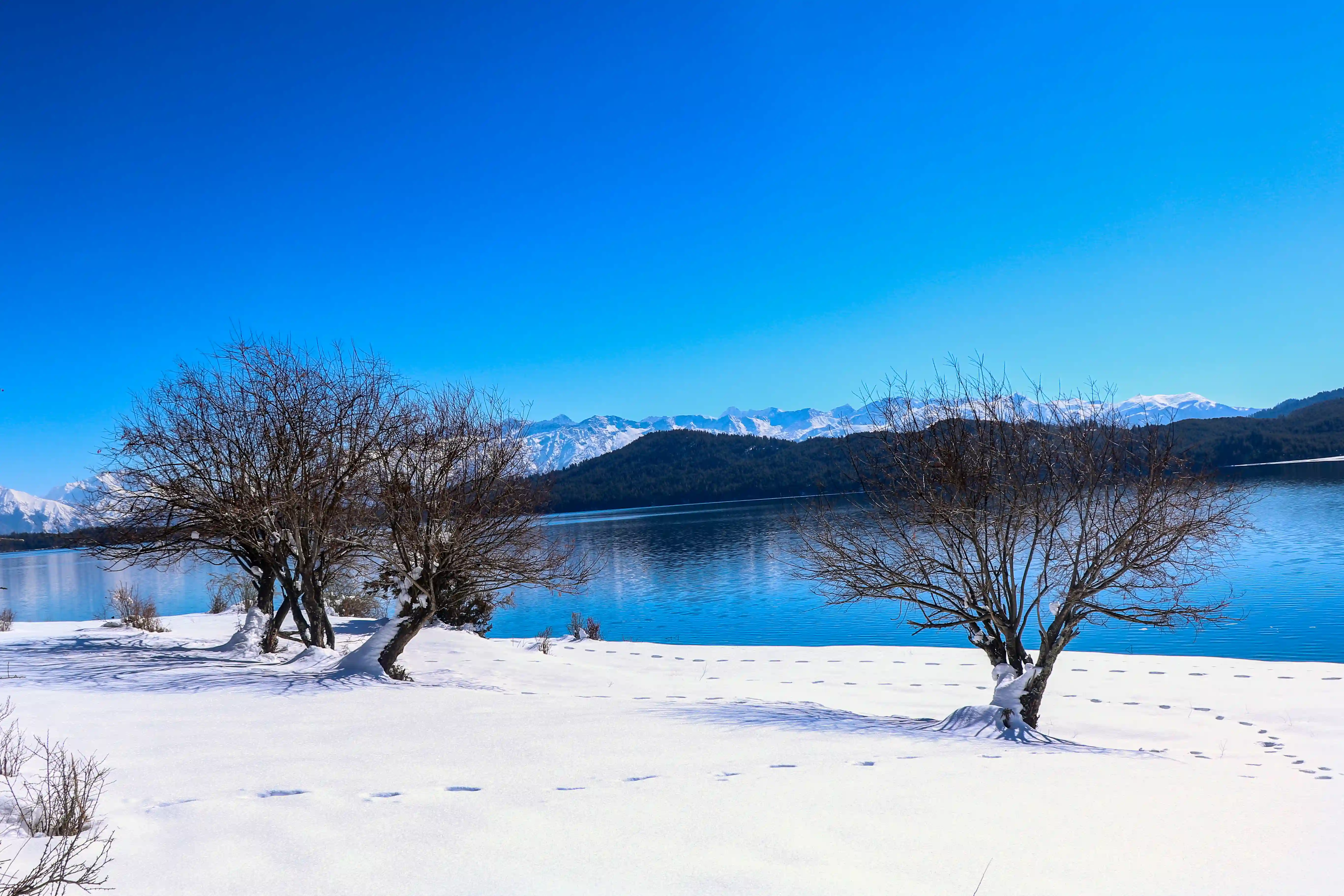 rara lake during autumn