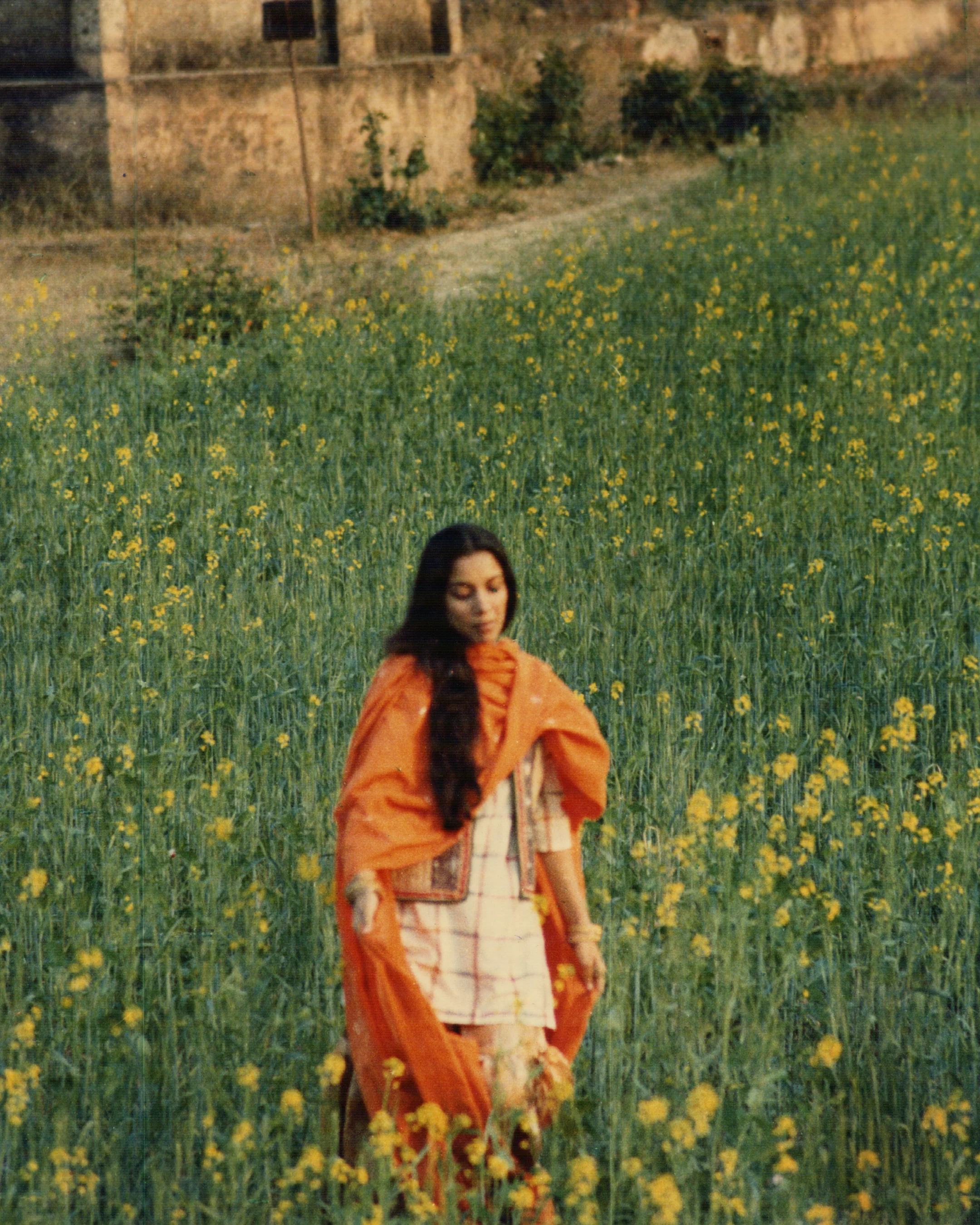 Shabana Azmi as Anjuman in the fields of Awadh in Muzaffar Ali's Anjuman