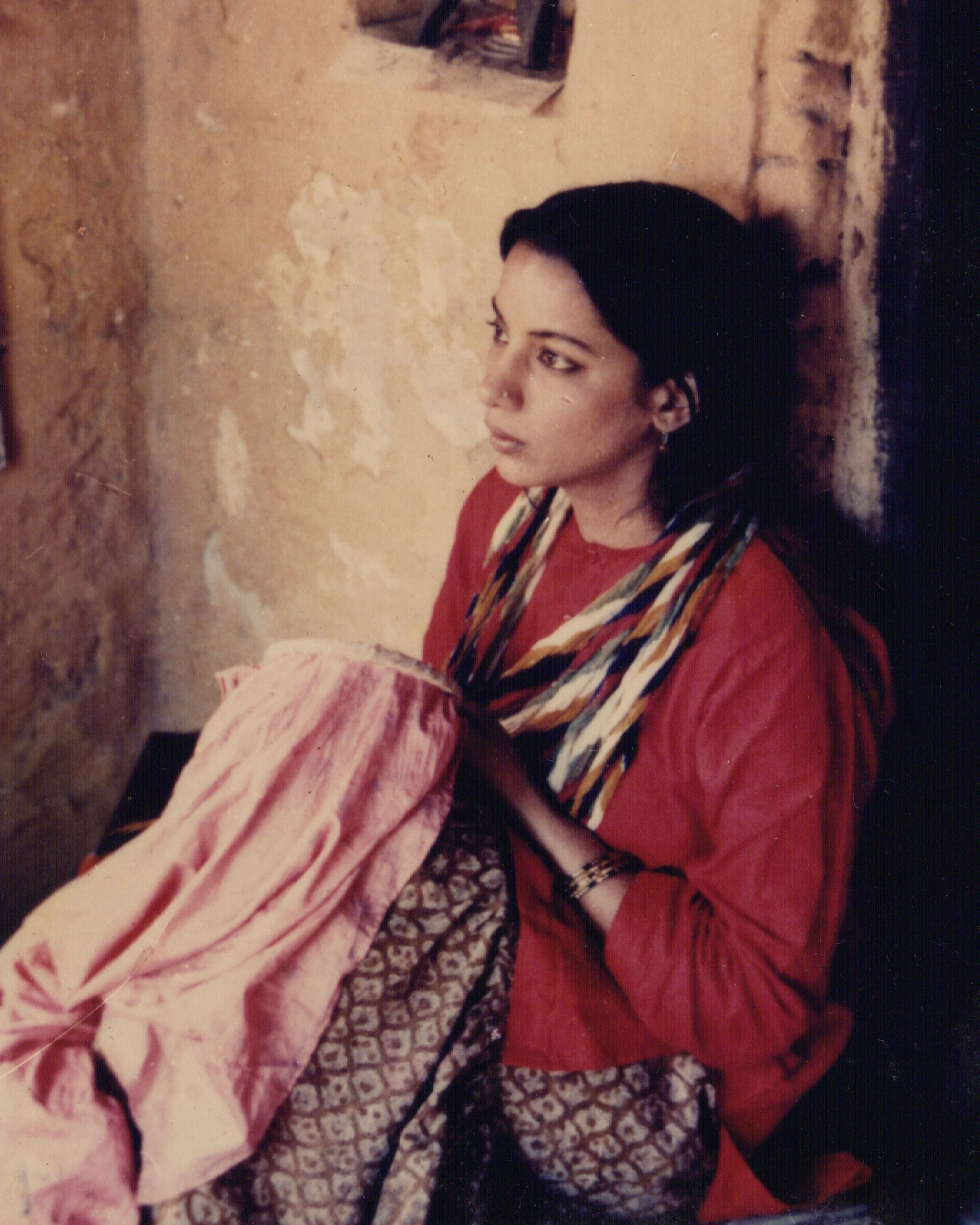 Shabana Azmi as Anjuman in the fields of Awadh in Muzaffar Ali's Anjuman