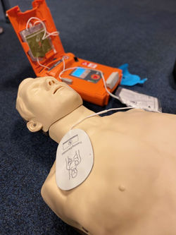 VRescuer-Medical-Materiel-AED-Mannequin