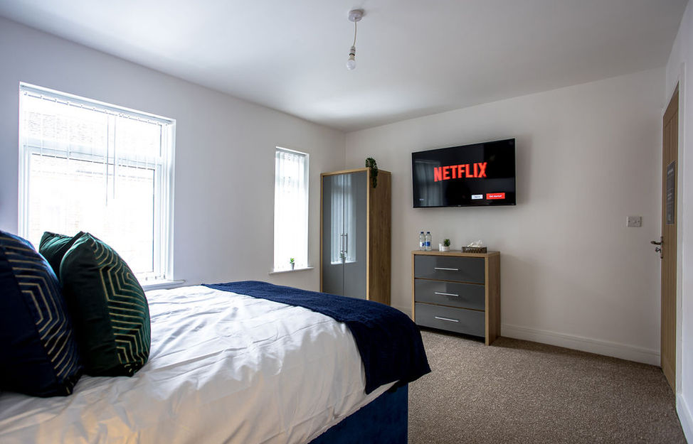 Short term property rental Stoke On Trent