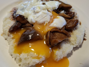 PIRE OD KARFIOLA SA SOSOM OD PEČURAKA I POŠIRANIM JAJETOM 