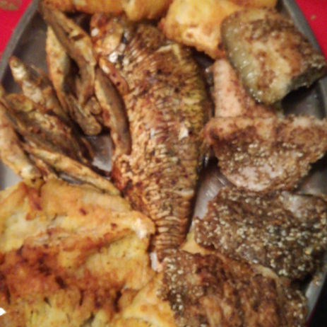 PESCADO FRITO/SELEKCIJA PRŽENE RIBE