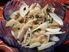 JEDNOSTAVNA SALATA OD SVINJSKIH UŠIJU
