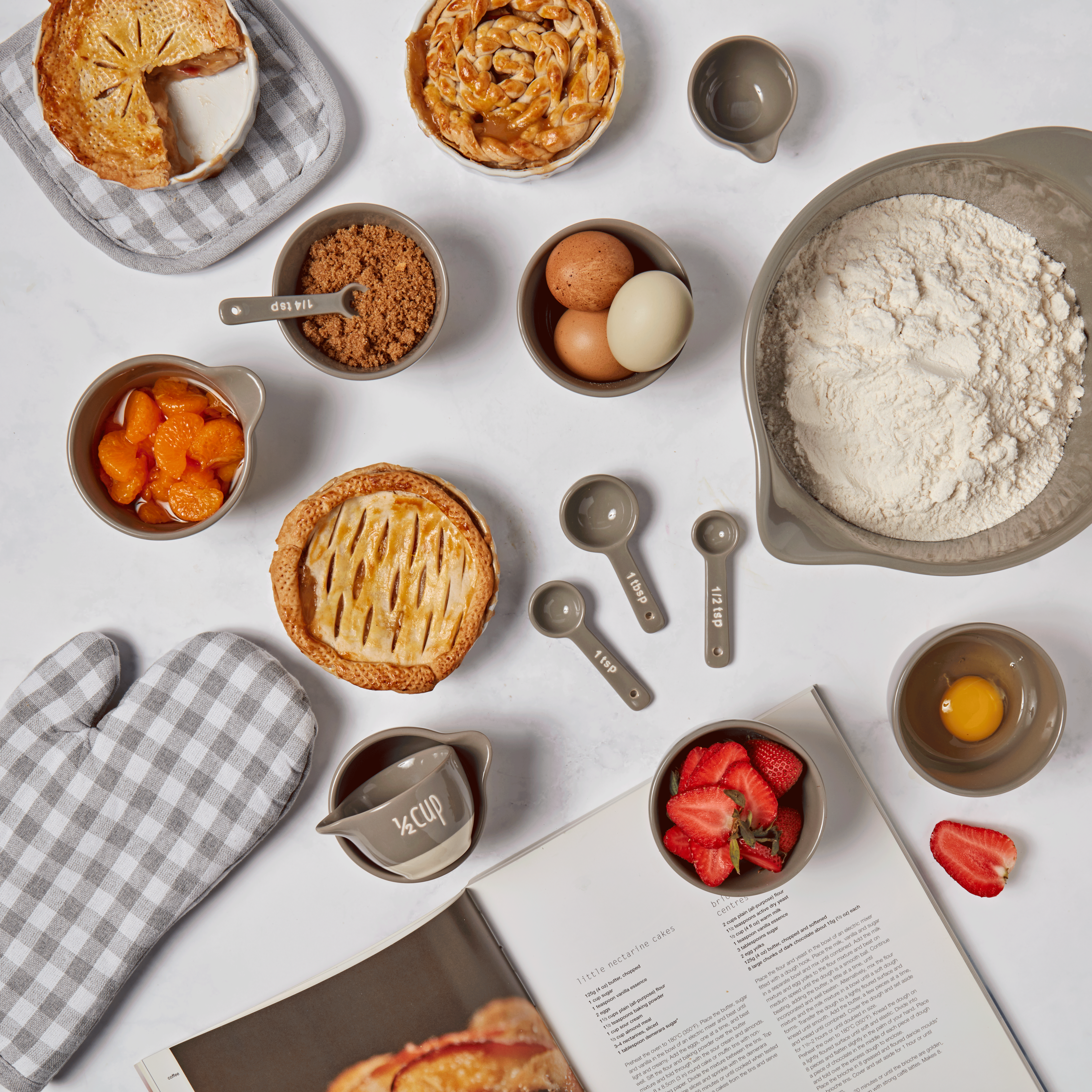 Mary Kian handles food styling and photography style management for the Mason brand.