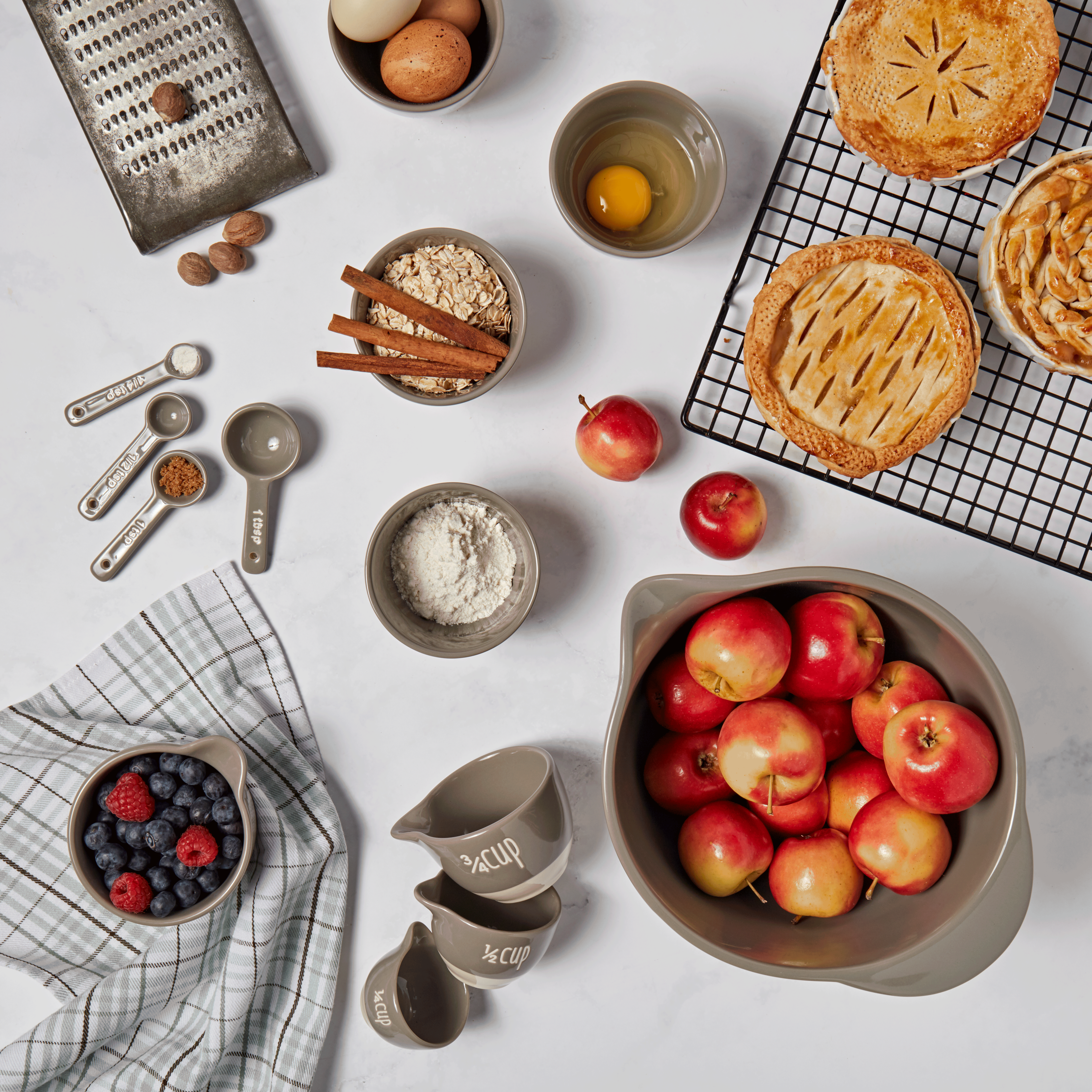 Mary Kian handles food styling and photography style management for the Mason brand.