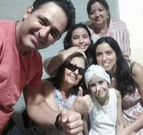 Solidariedade: Ajude a Rebecca a vencer