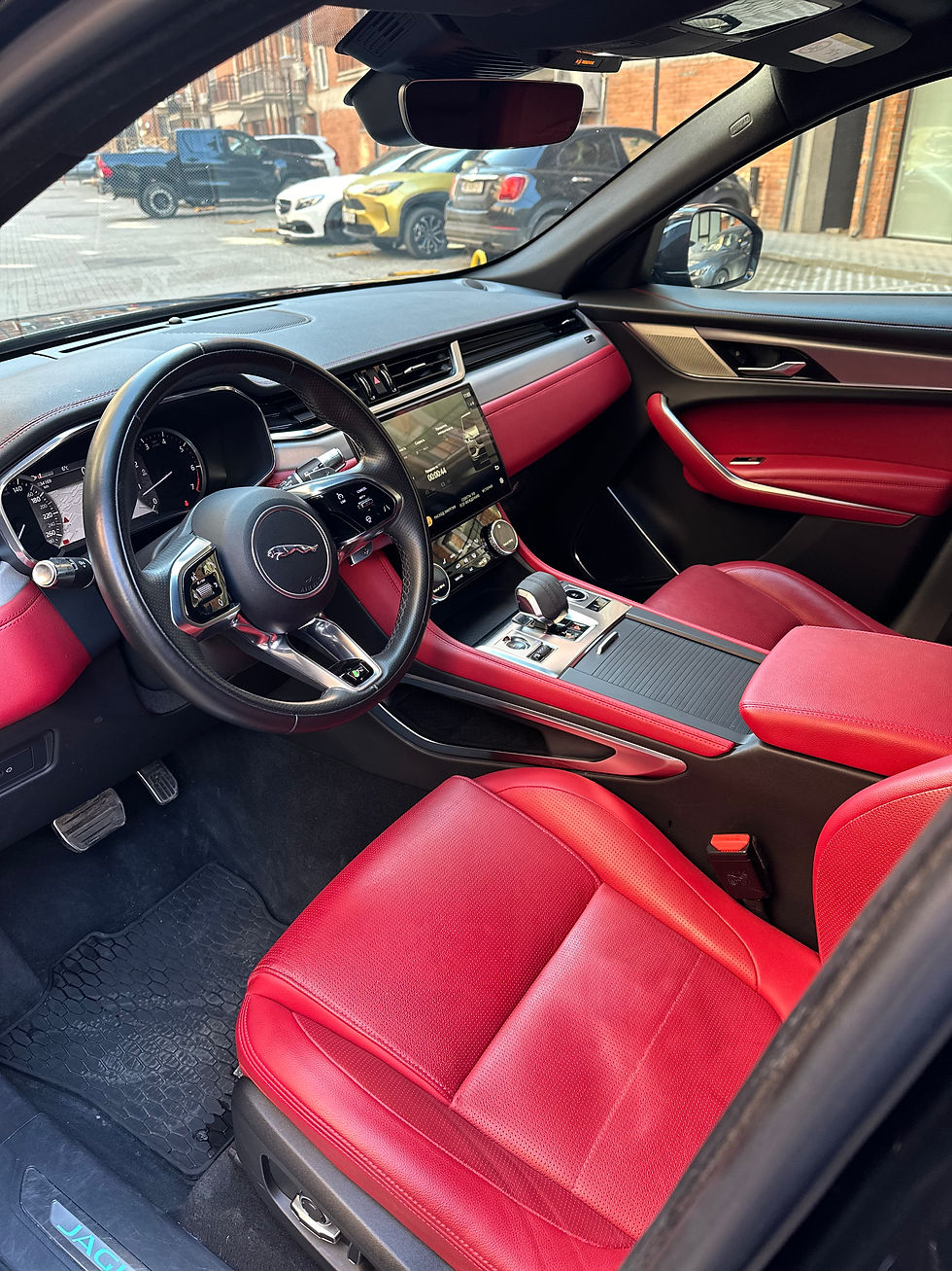 Thumbnail: Jaguar F-pace