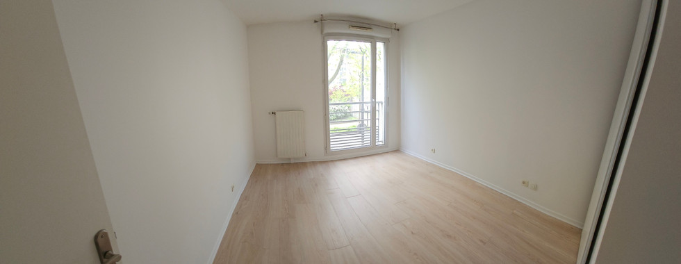 1-Chambre enduit, peinture et parquet après DE MIRAS PEINTURE