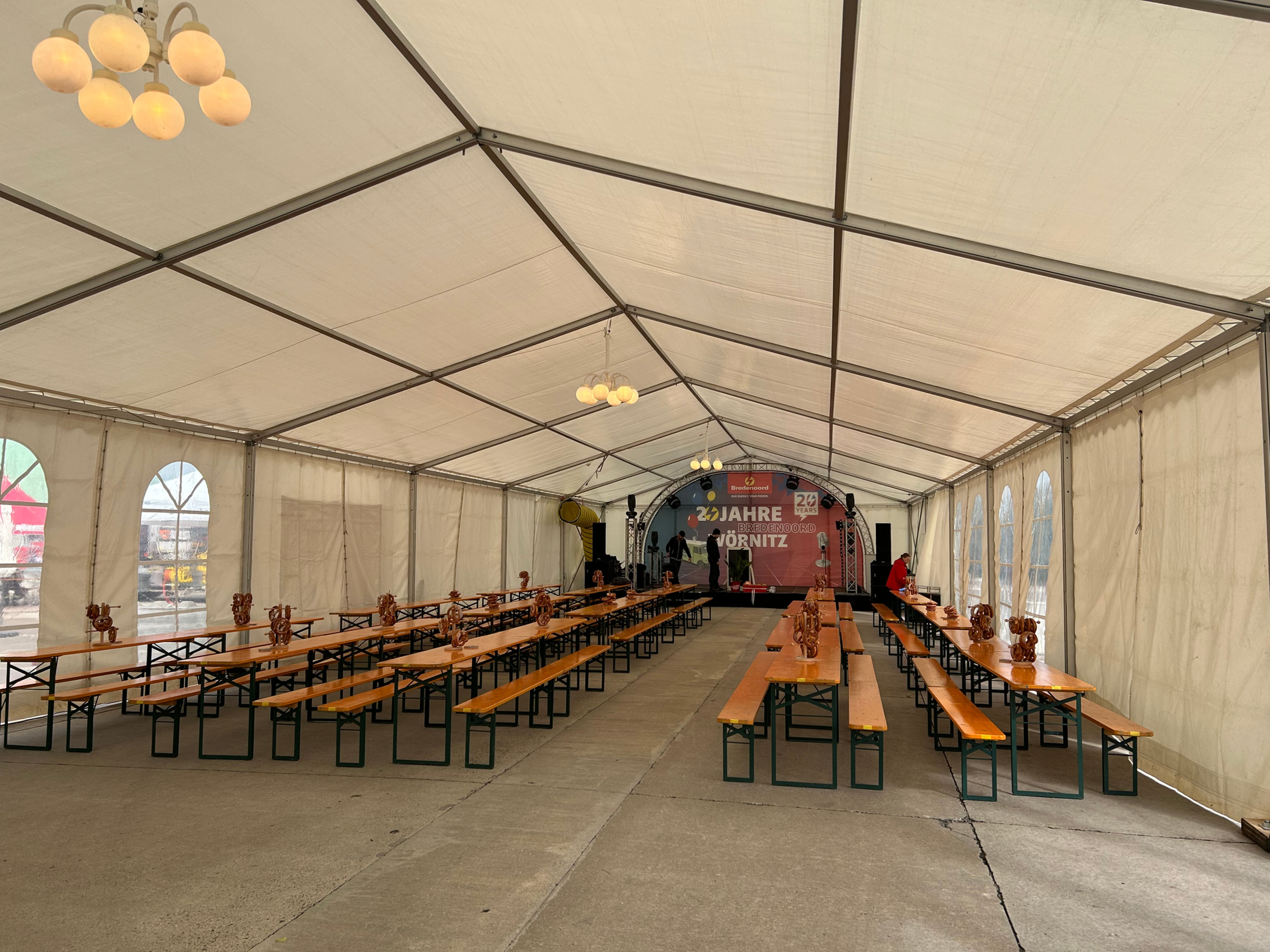 Großzelt über 10m Breite - auf Anfrage!