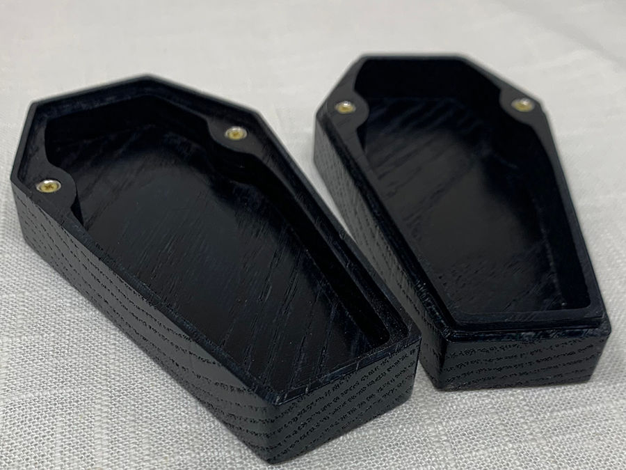 Thumbnail: Dice coffin