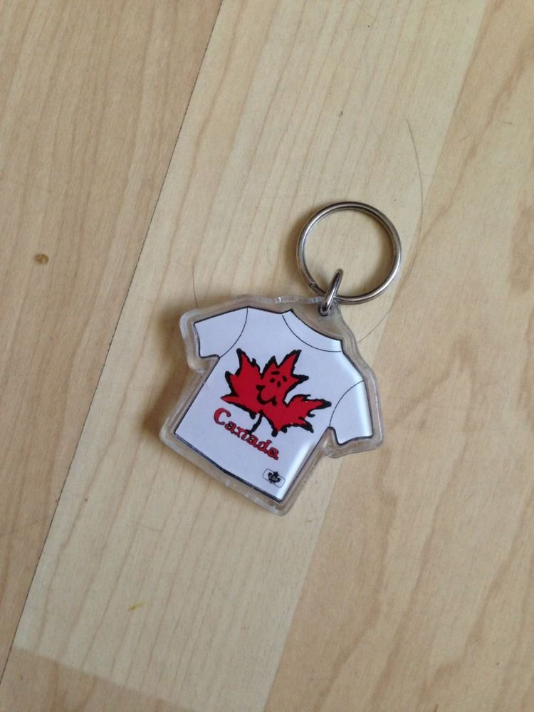 Thumbnail: Canada keychain (collectible item)