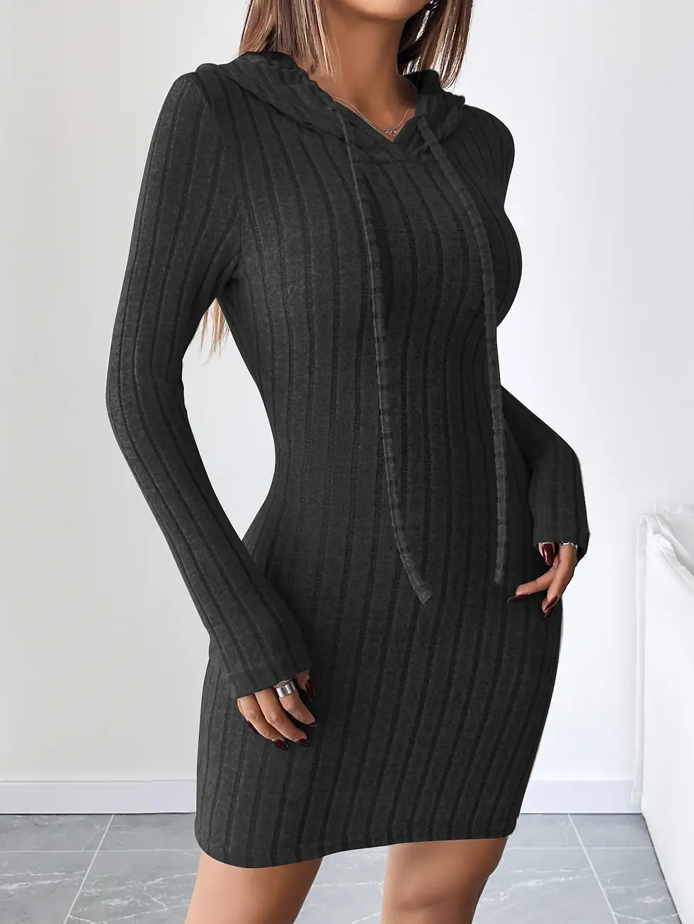 Thumbnail: Vestido moderno de malha com capuz slim fit com cordão – casual confortável
