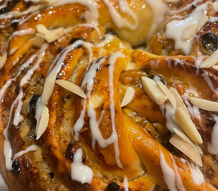 An apricot baked good.