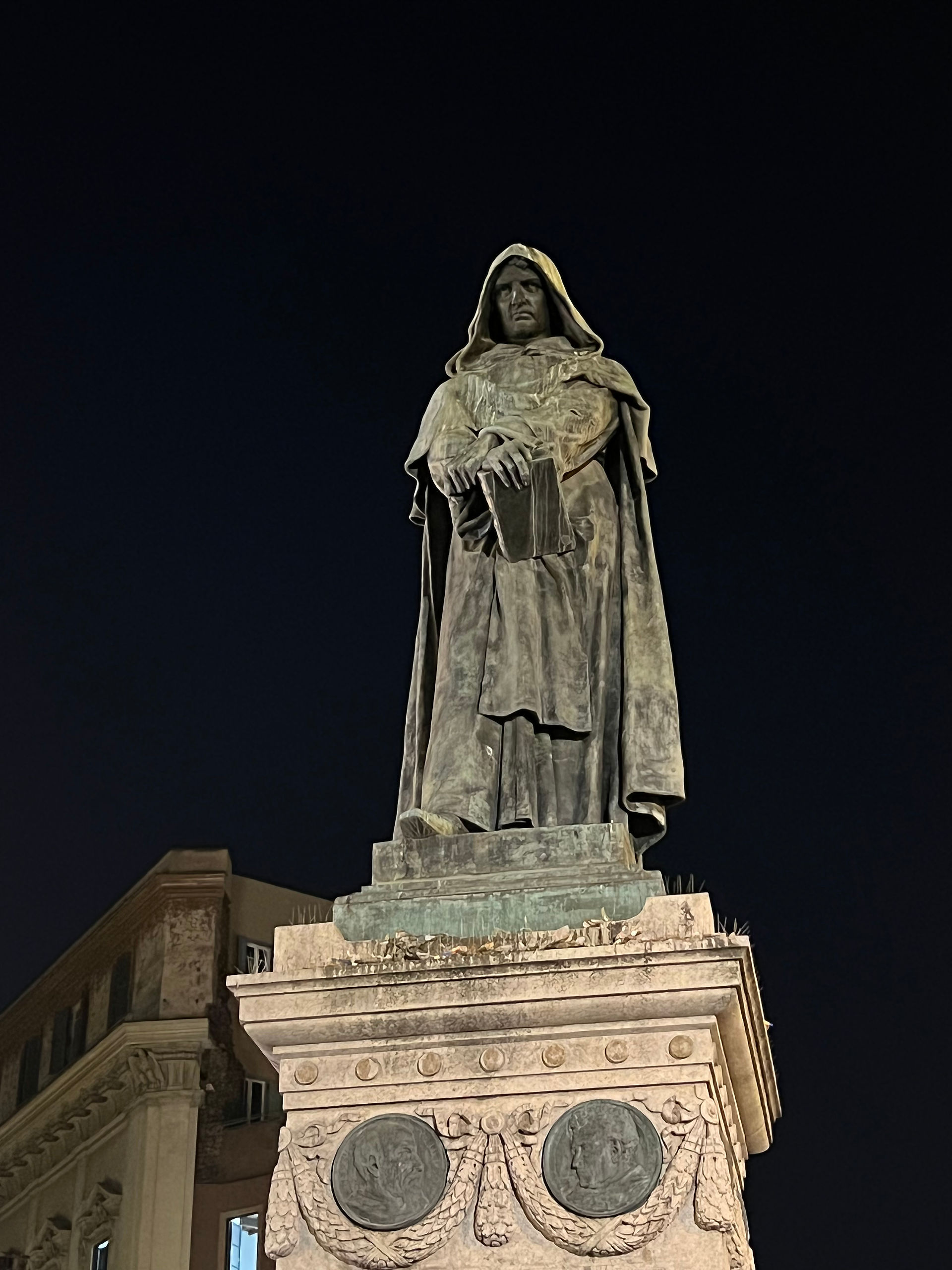 statue rome italy