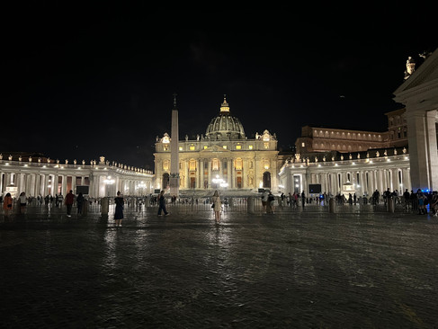 st peters basilica vatican rome italy night