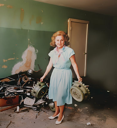 helen-marie-taylor-cleaning-building3_edited.jpg