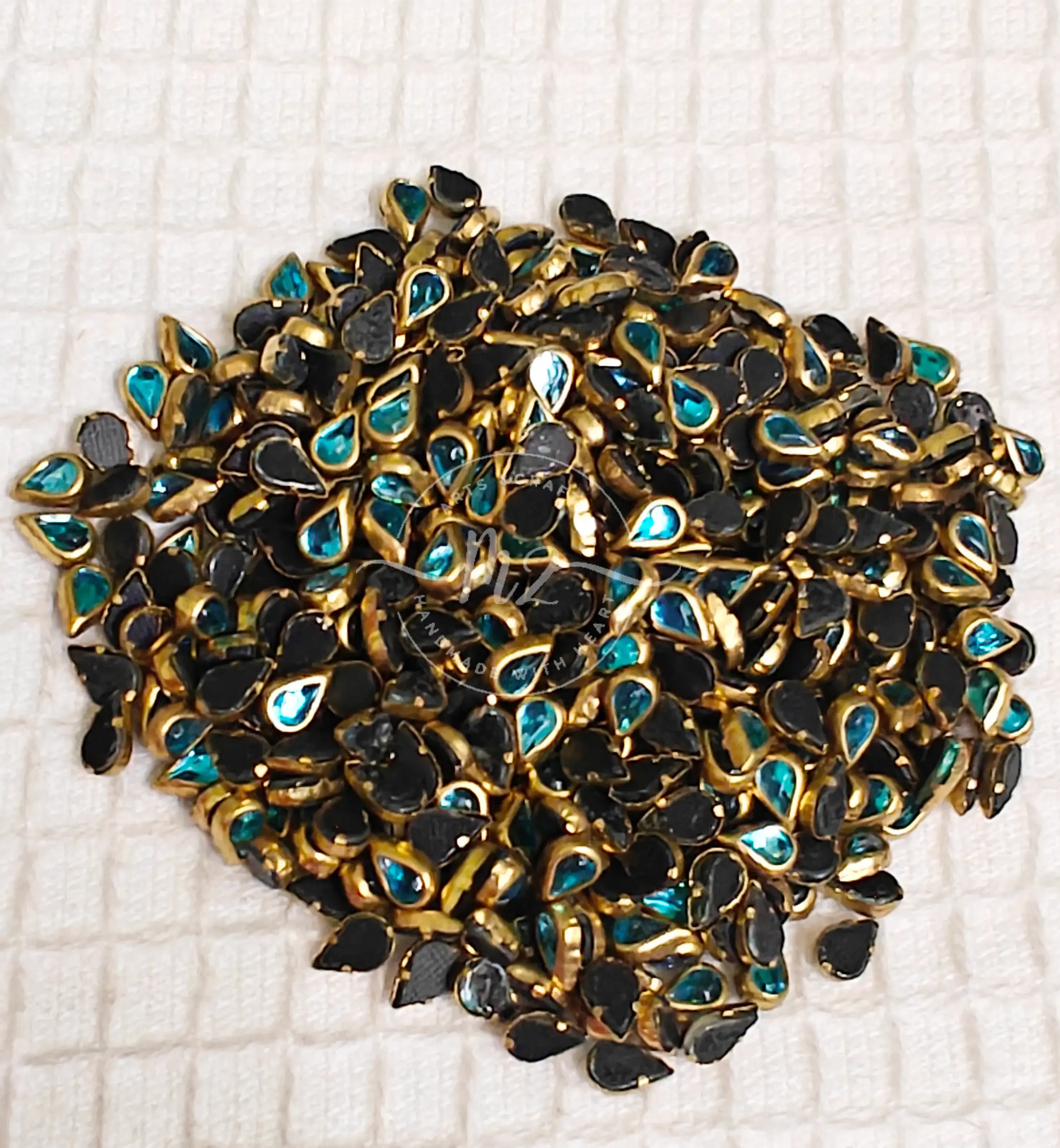 Glossy Drop 4k Kundan - Light Blue