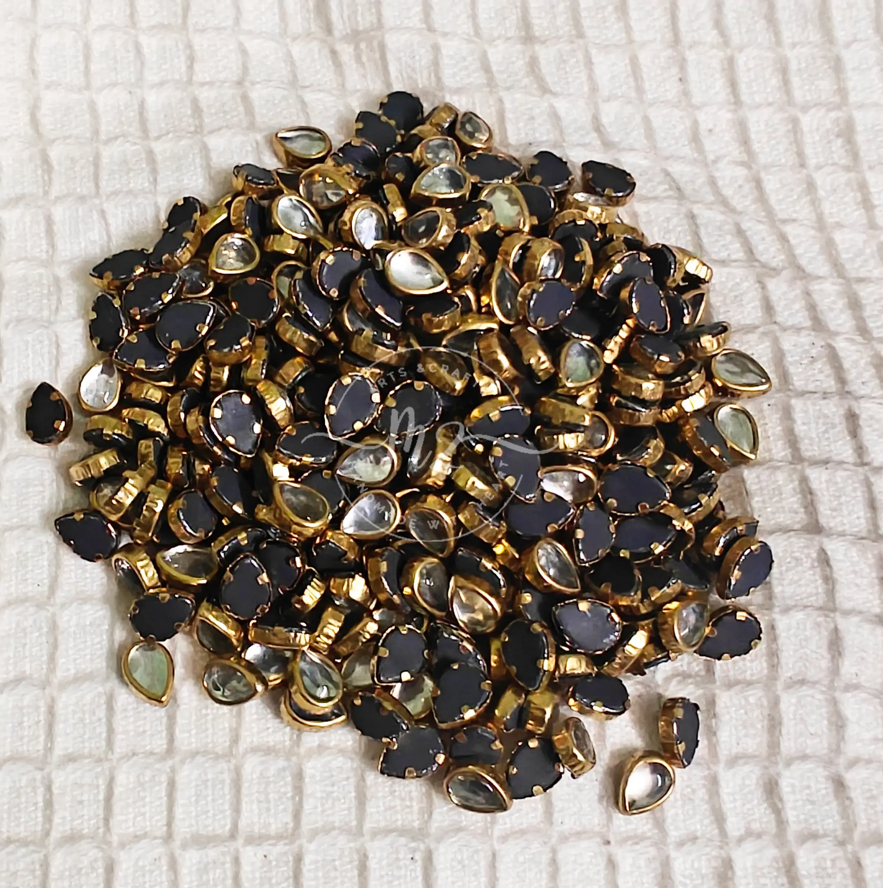 Glass White Kundan Drop 6 x 4p