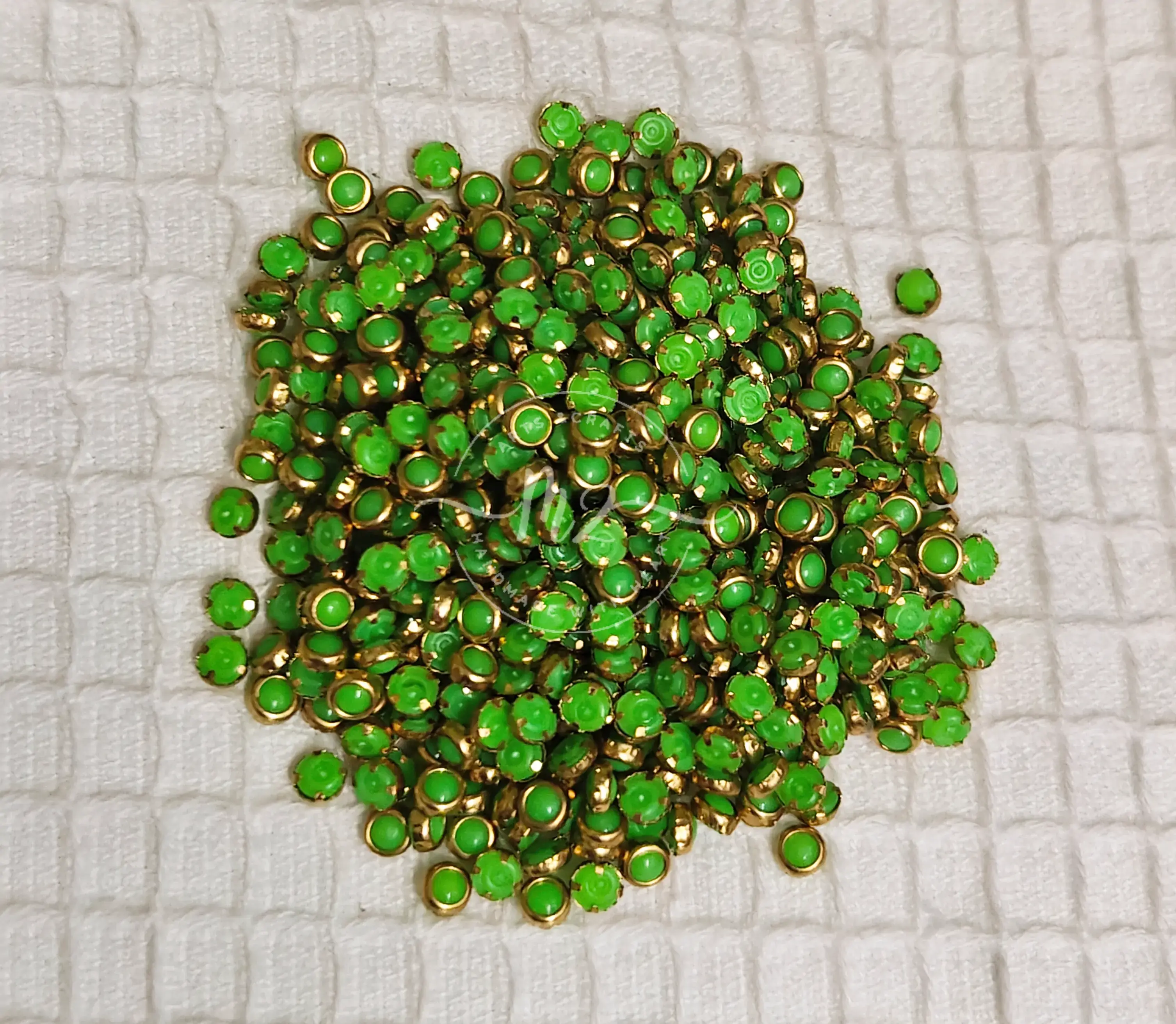 Matt Round 3mm Kundan - Light Green