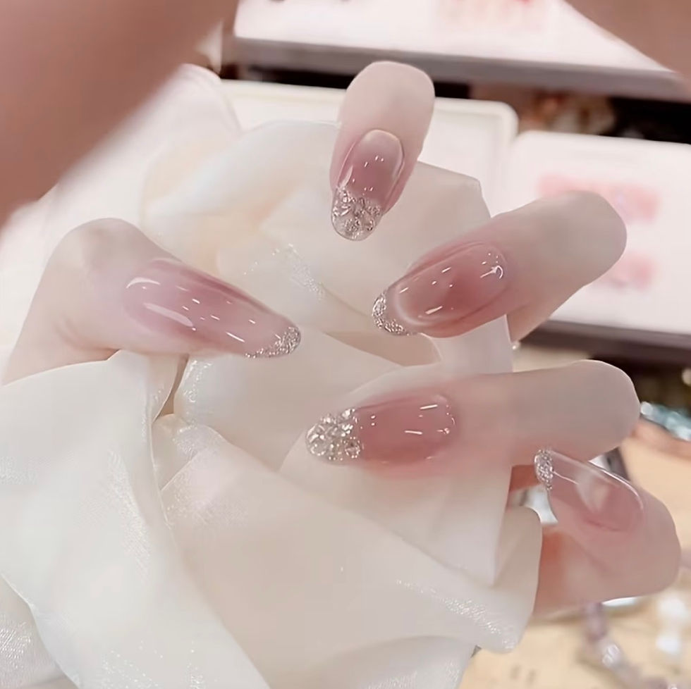 Hình thu nhỏ: Nude Pink Gradient Press-On Nails in an Oval Long Shape