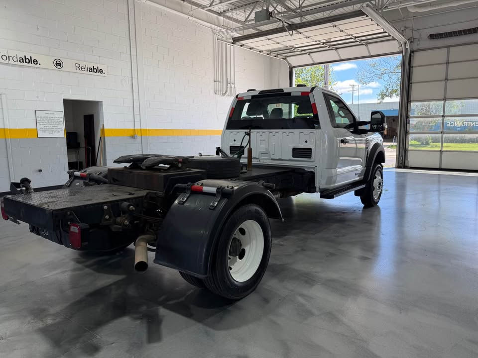 Thumbnail: 2023 Ford E-450