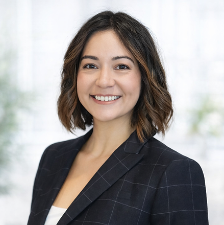 Professional headshot with natural beauty.png