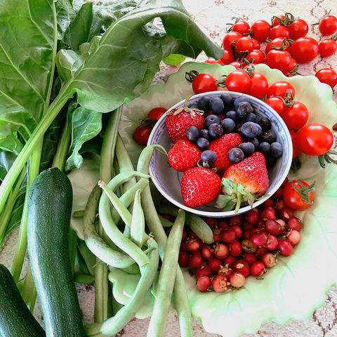 Photo By Ribbonwood Retreat Breakfast With Home Grown Blueberries, Strawberries, Tomatoes And Greens. 
