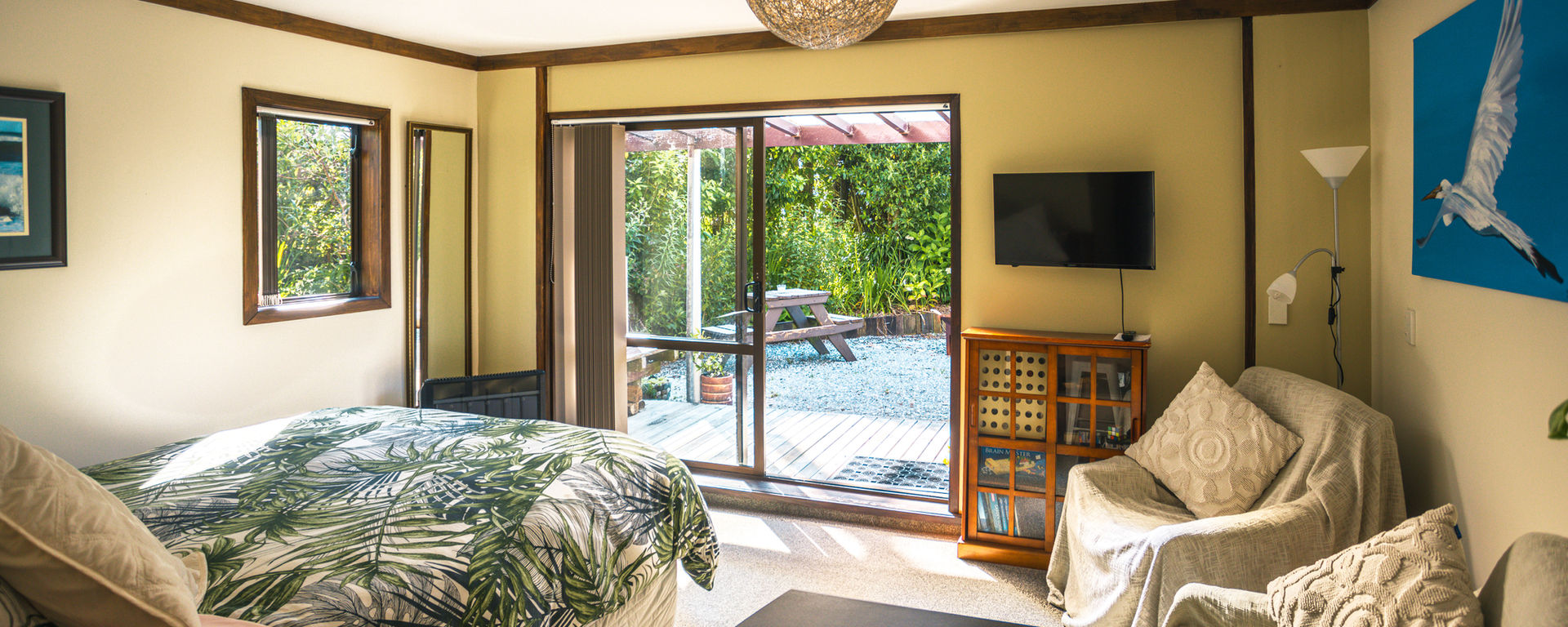 Natures Cove Accommodation At Evergreen Escape King BEd With Garden Views