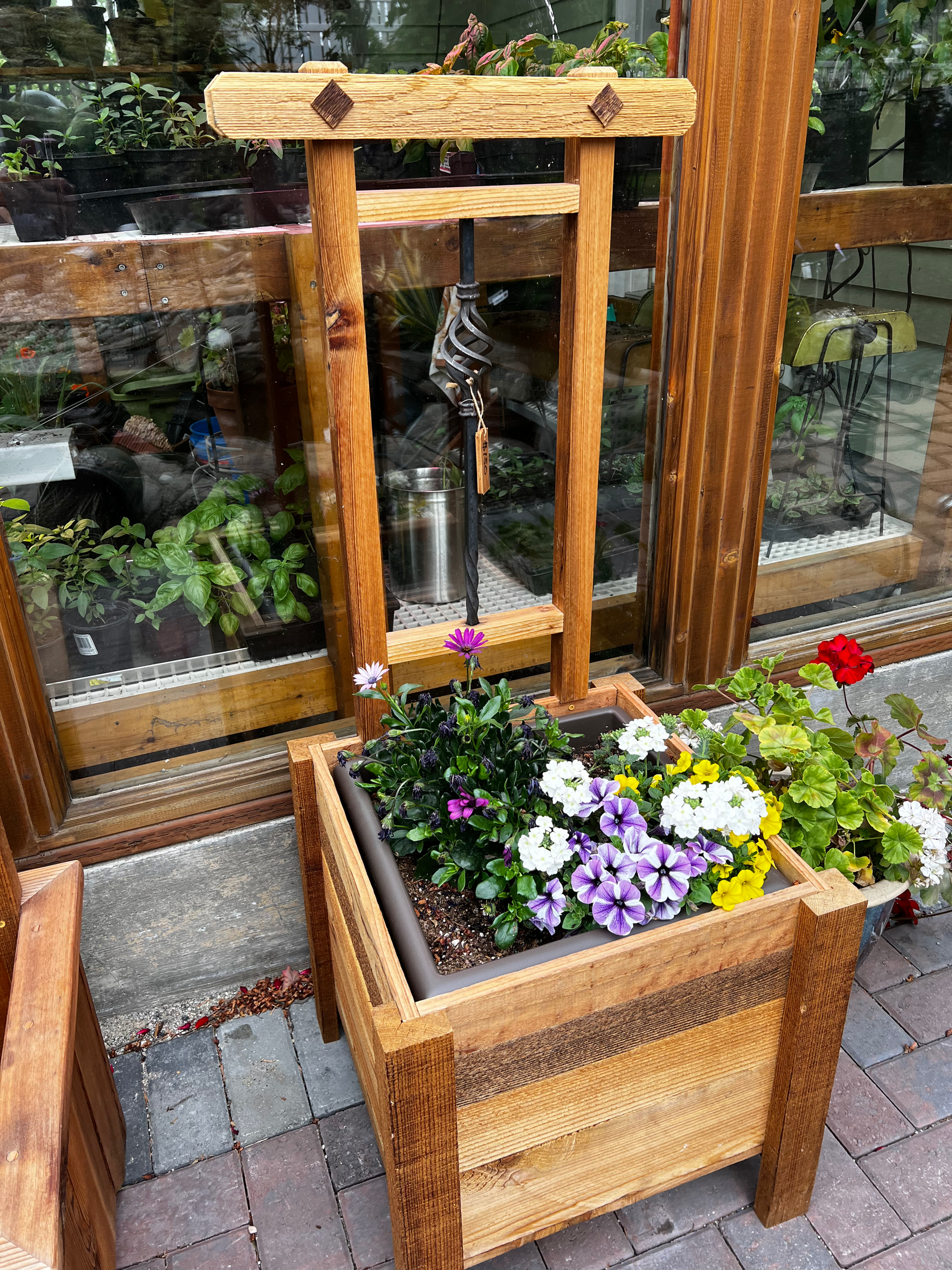 Cedar Planter Trellis w/finial