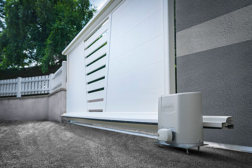 visuel-ambiance-portail-coulissant-elixo-smart-io-1216601-exterieur1.jpg