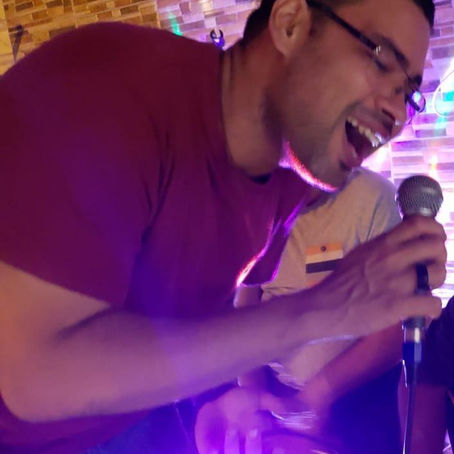 Novo vocalista junto à Manttra