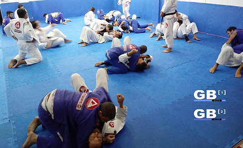 31766275_860848807436420_542172390278928