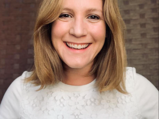 An Interview with Lauren Rose: Expat, Trailing Spouse, Mental Health & Wellness Speaker!