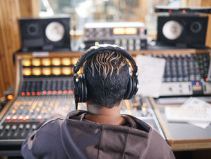 Advantages of Pursuing a Degree in Music Production in 2024