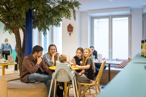 Soirée conviviale entre amis avec enfants à Paris - boum et ateliers créatifs le soir Bulles et Billes