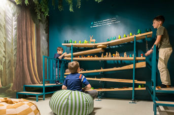 Circuit de billes artisanal et jeux de construction pour enfants à Paris - Bulles et Billes