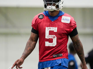 Anthony Richardson Continues to Compete Amid Trade Talks