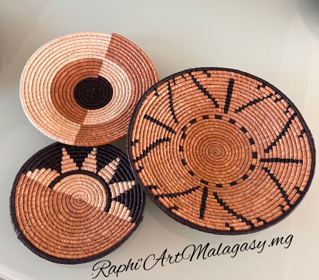 Wall Basket Raphia