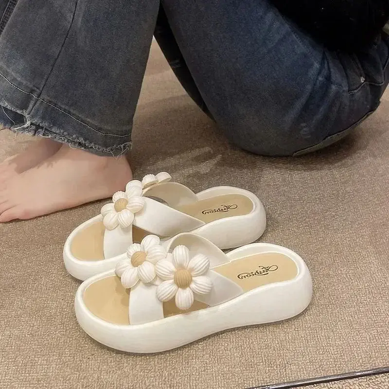 ภาพขนาดย่อ: 2025 Summer Women's Fashion Slippers - Thick Soled Non-slip Wear-resistant for I